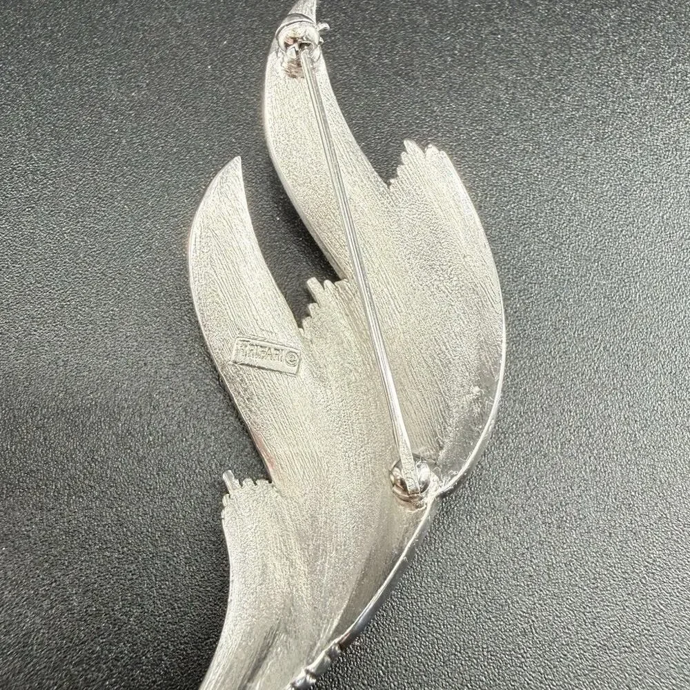 Vintage Crown Trifari Signed Brushed Silver Tone Leaf / Feather Wing Brooch Pin
